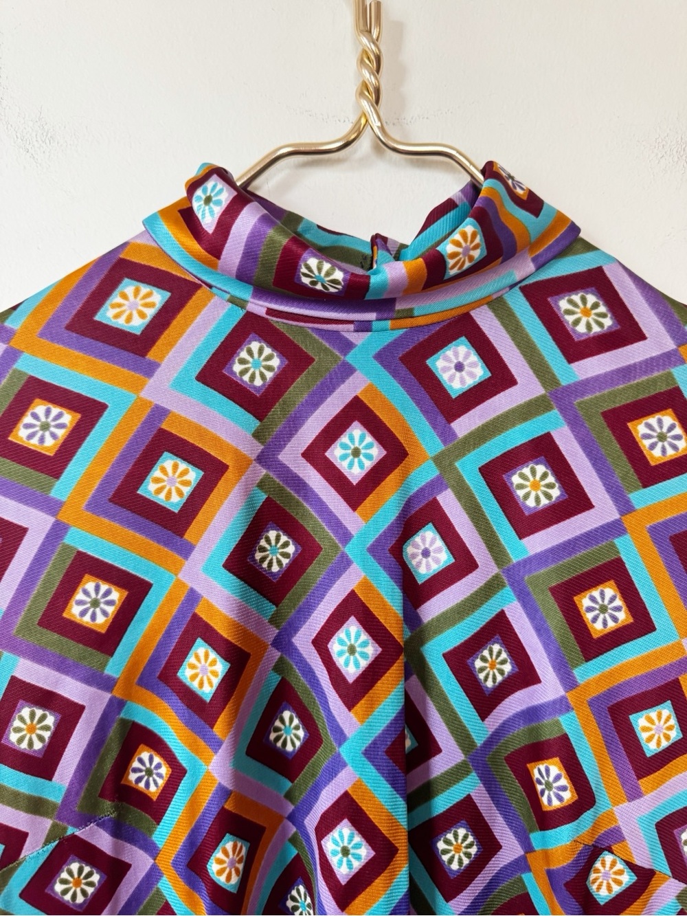 Handmade Vintage 70s Retro Geo Daisy Mock neck Top M - Picture 2 of 7